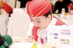 女子获海底捞美甲比赛冠军，奖金15万！